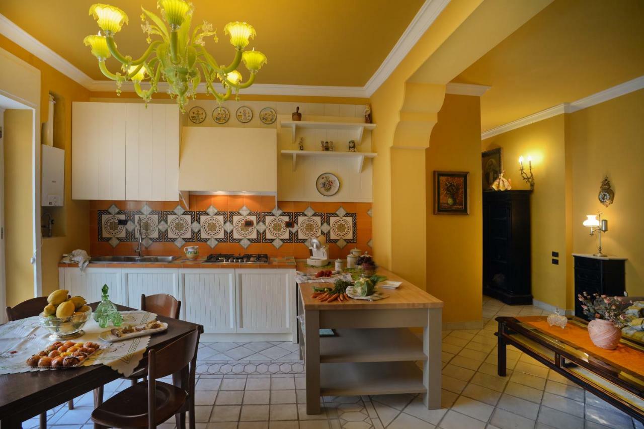 Apartment Donna Filomena Casa Di Charme Salerno