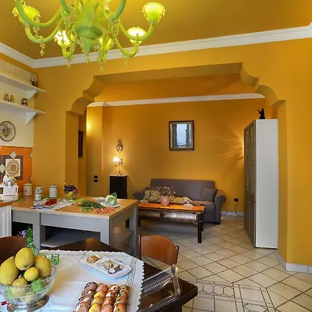 Donna Filomena Casa Vacanza Di Charme Salerno Exterior foto